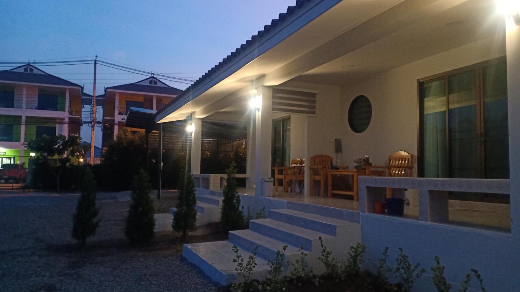 Min House Hotel Lamphun Eksteriør billede